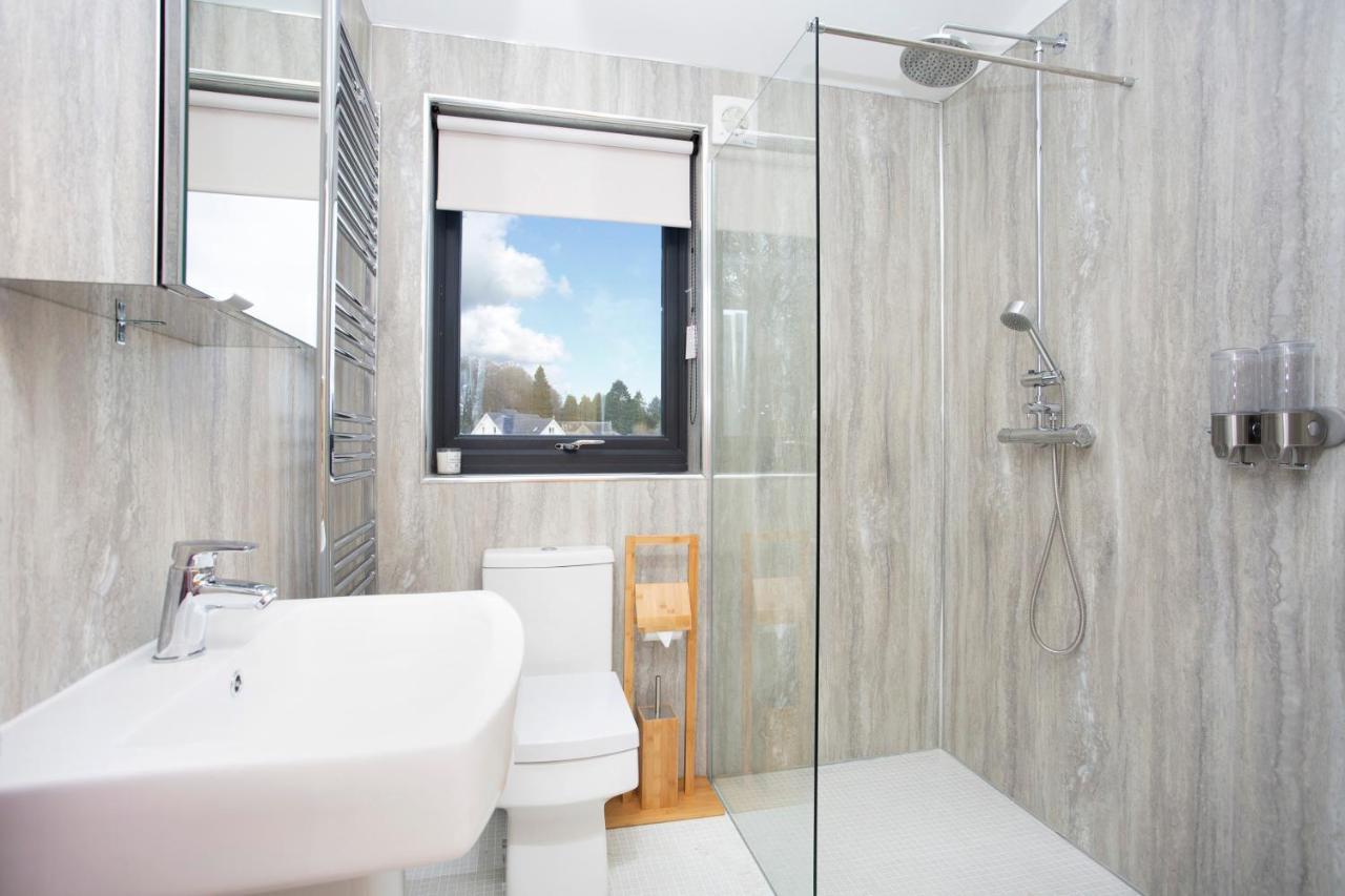 Shiphorns Luxury Cabin With A Hot Tub Eddleston Buitenkant foto